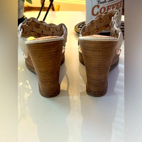 NWT GB-Gianni Bini wedges - Picture 2 of 5